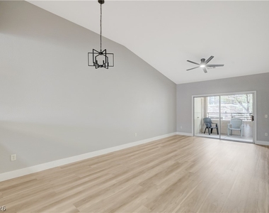 673 Peachy Canyon Circle - Photo Thumbnail 6