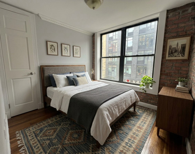 Mulberry Street - Photo Thumbnail 5
