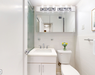 165 East 35th Street #5H - Photo Thumbnail 2