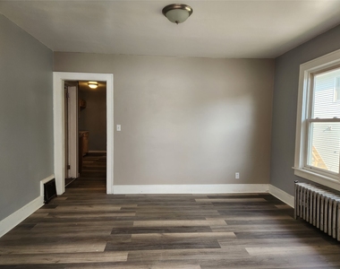 87 S Washington Street - Photo Thumbnail 2