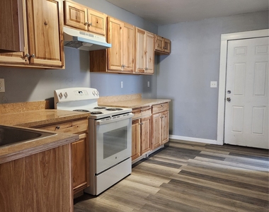 87 S Washington Street - Photo Thumbnail 4