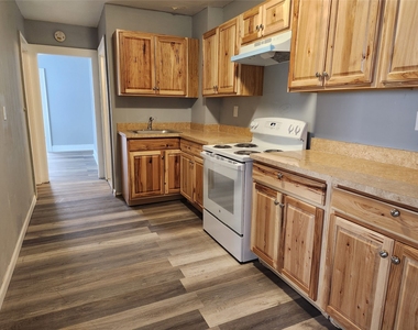 87 S Washington Street - Photo Thumbnail 3