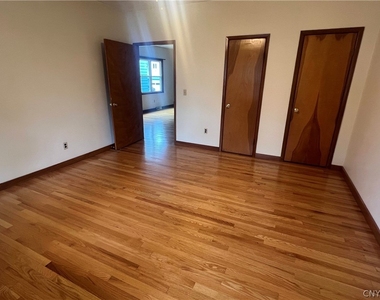 416 Hamilton Street - Photo Thumbnail 7