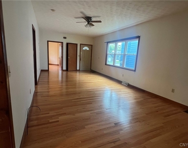 416 Hamilton Street - Photo Thumbnail 2