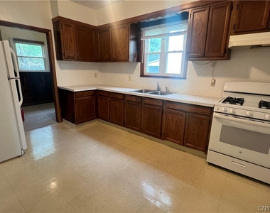 416 Hamilton Street - Photo Thumbnail 4