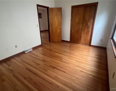 416 Hamilton Street - Photo Thumbnail 6