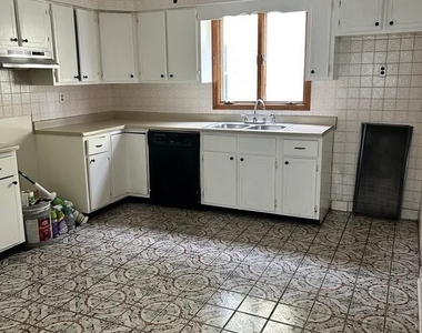 380 Colvin Avenue - Photo Thumbnail 3