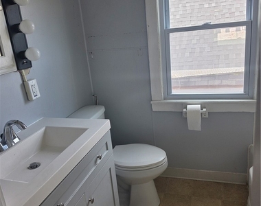 255 Ashland Avenue - Photo Thumbnail 6