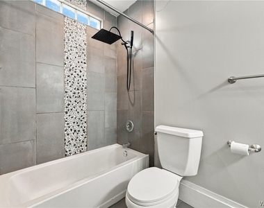 82 Dakota Street - Photo Thumbnail 11
