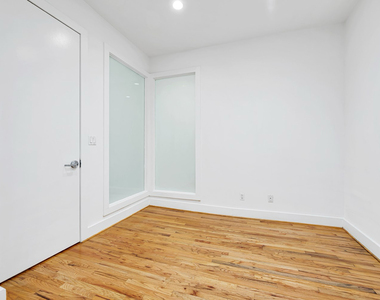122 East 27th Street - Photo Thumbnail 3
