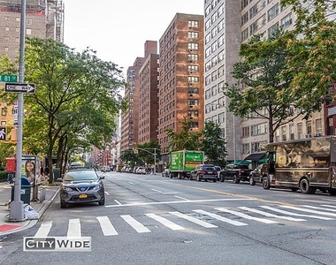 324 East 91st Street - Photo Thumbnail 5