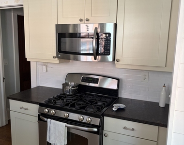 748 Greenwood Avenue - Photo Thumbnail 5