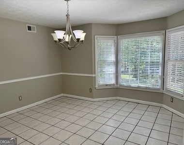 100 Forest Hall Lane - Photo Thumbnail 2
