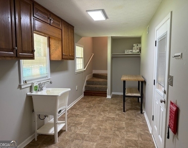 100 Forest Hall Lane - Photo Thumbnail 11