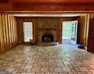 100 Forest Hall Lane - Photo Thumbnail 5