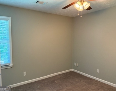 100 Forest Hall Lane - Photo Thumbnail 15