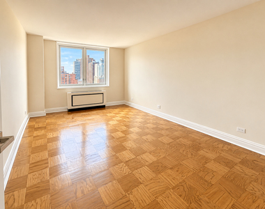 400 East 71st Street - Photo Thumbnail 5