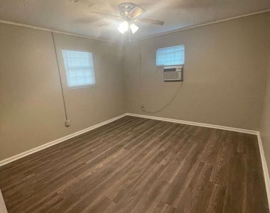 3620 Earl Street - Photo Thumbnail 4