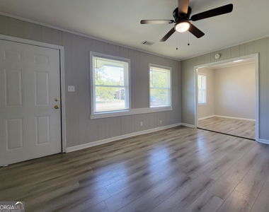 426 Northcrest Drive - Photo Thumbnail 1