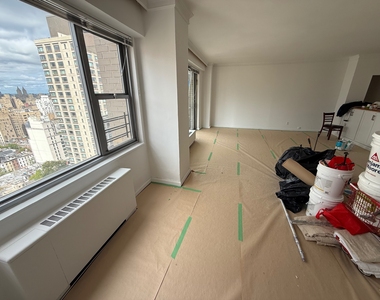 East 64th Street - Photo Thumbnail 3