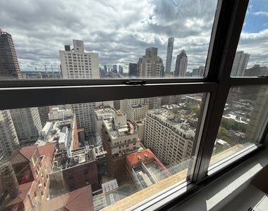 East 64th Street - Photo Thumbnail 8