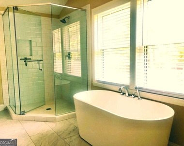 3138 Wiltshire Drive - Photo Thumbnail 15