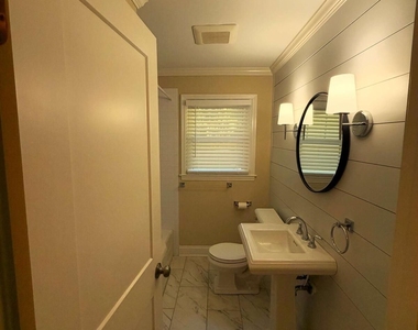 3138 Wiltshire Drive - Photo Thumbnail 7