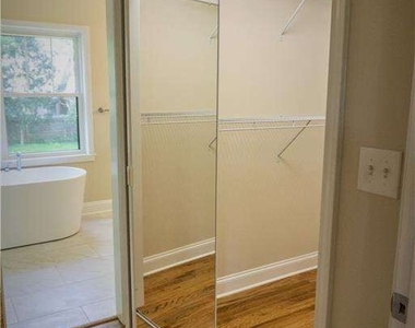 3138 Wiltshire Drive - Photo Thumbnail 13
