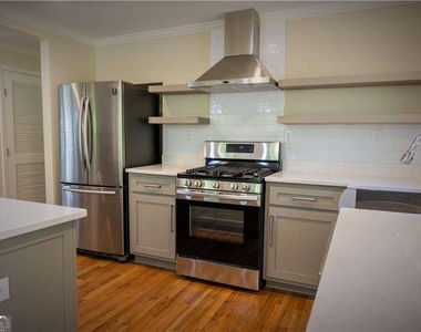 3138 Wiltshire Drive - Photo Thumbnail 4