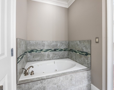 5600 Glenridge Park - Photo Thumbnail 21