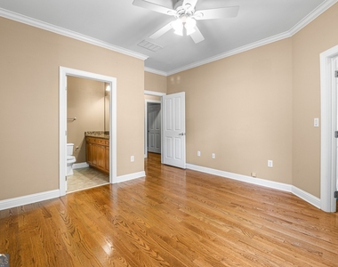 5600 Glenridge Park - Photo Thumbnail 13