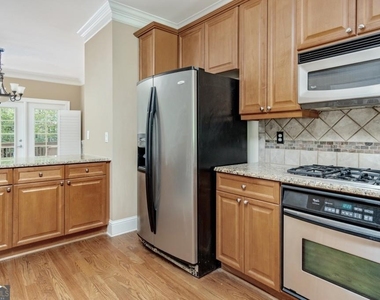 5600 Glenridge Park - Photo Thumbnail 5