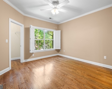 5600 Glenridge Park - Photo Thumbnail 12