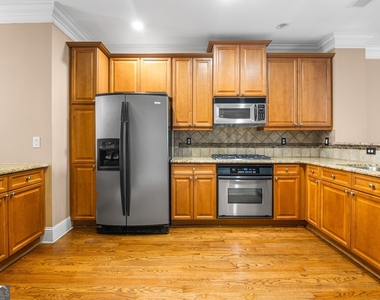 5600 Glenridge Park - Photo Thumbnail 4