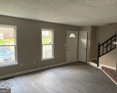 2797 Northwood Court Sw - Photo Thumbnail 1
