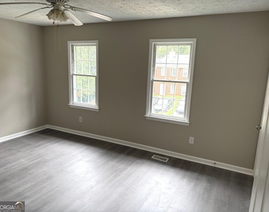 2797 Northwood Court Sw - Photo Thumbnail 4