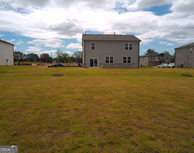 308 Earnshaw Avenue - Photo Thumbnail 2