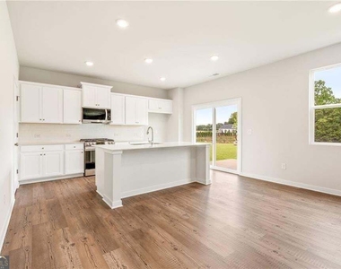 308 Earnshaw Avenue - Photo Thumbnail 5
