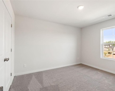308 Earnshaw Avenue - Photo Thumbnail 7