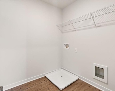 308 Earnshaw Avenue - Photo Thumbnail 13
