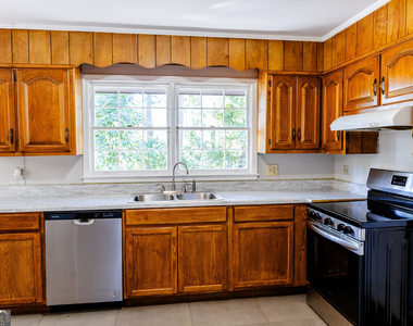 1100 Dunlap Road Ne - Photo Thumbnail 11