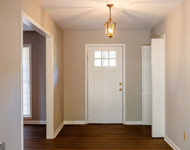 1100 Dunlap Road Ne - Photo Thumbnail 3