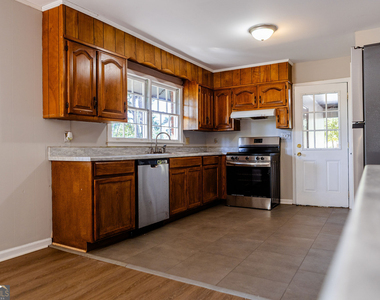 1100 Dunlap Road Ne - Photo Thumbnail 9