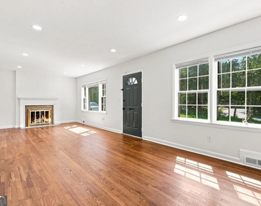 1368 Scott Boulevard - Photo Thumbnail 1