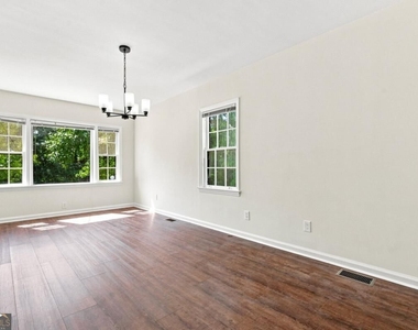 1368 Scott Boulevard - Photo Thumbnail 5