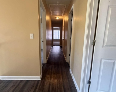 814 Michael Lee Way - Photo Thumbnail 12
