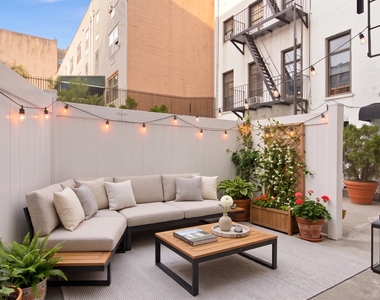 East 112th Street - Photo Thumbnail 7