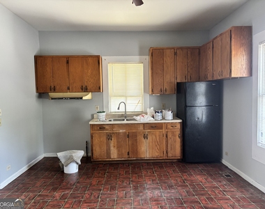 109 Newcomb Street - Photo Thumbnail 3