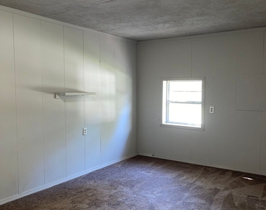 1341 Willow Drive - Photo Thumbnail 8
