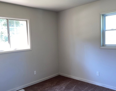 1341 Willow Drive - Photo Thumbnail 6